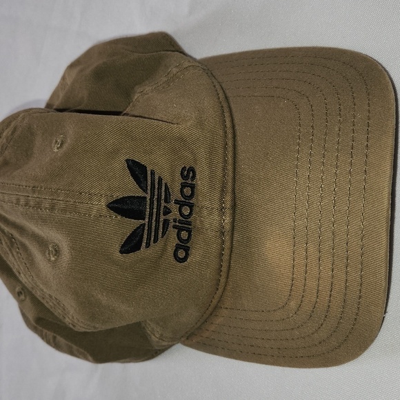 Adidas  Snapback Cap - Picture 1 of 4